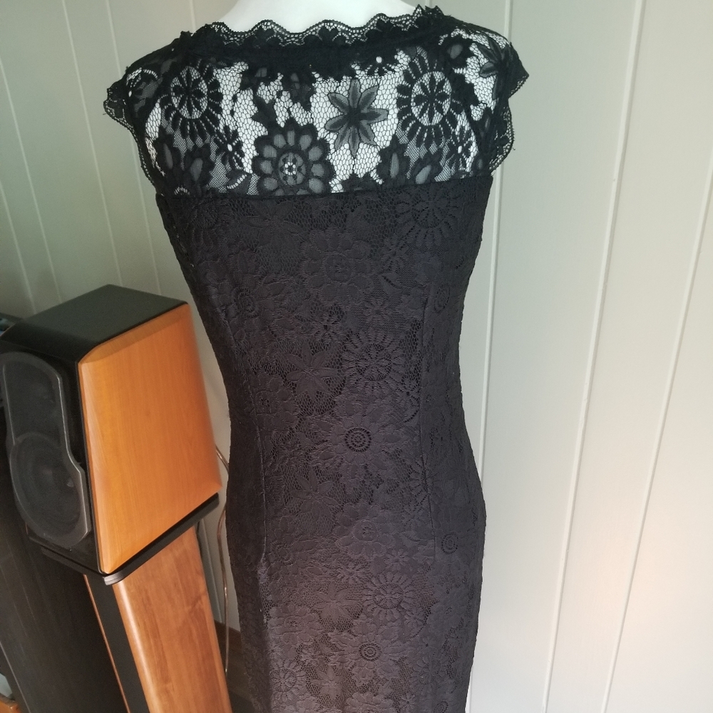 Lace Dress - Picture 4 of 5